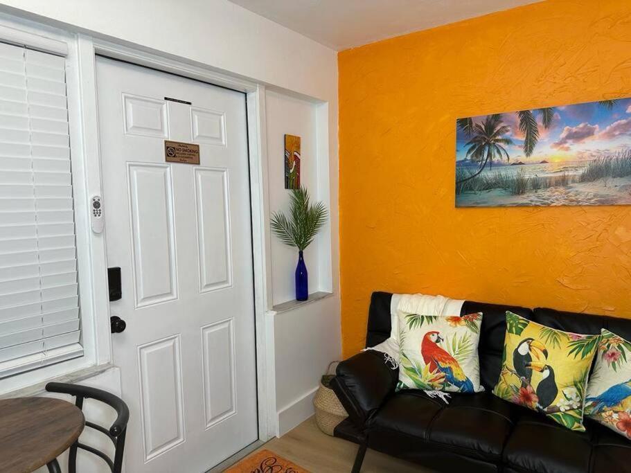 דירות Sleeps 3, Casa Tropical In מיאמי מראה חיצוני תמונה